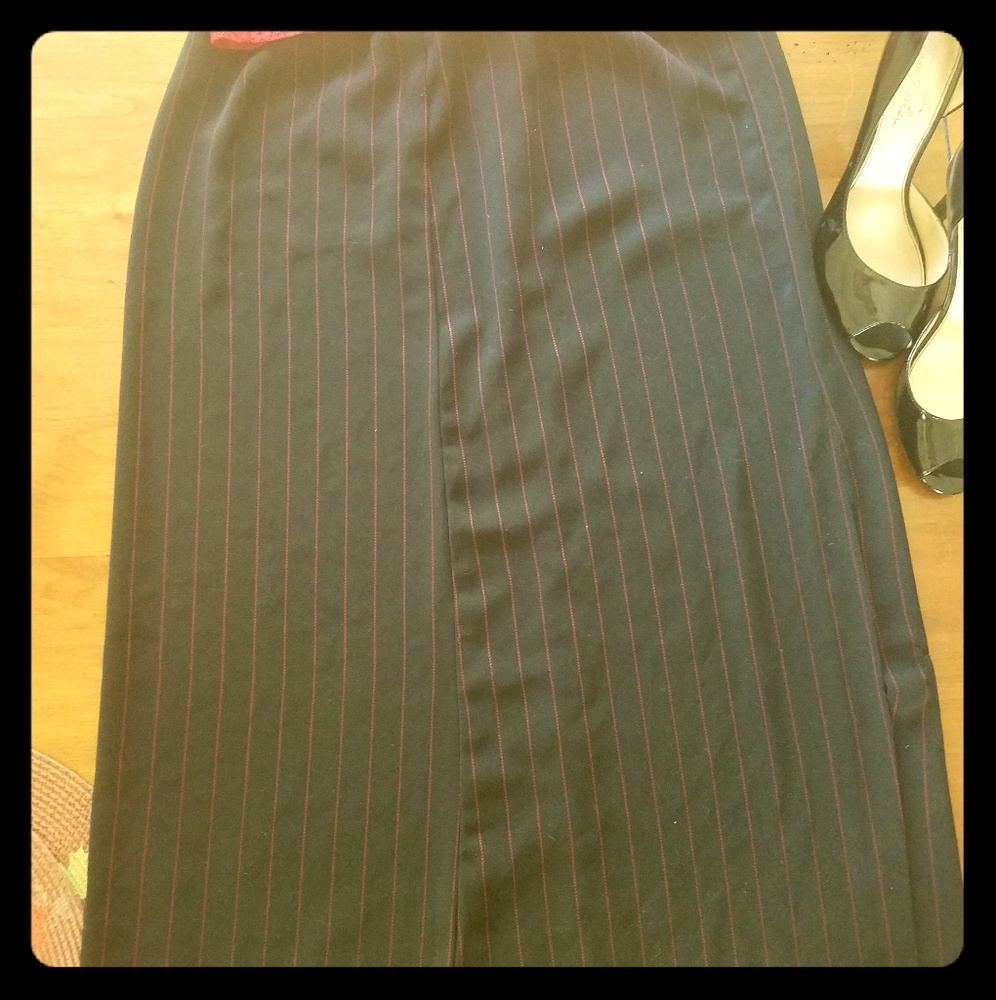 Maxi skirt with leg slit